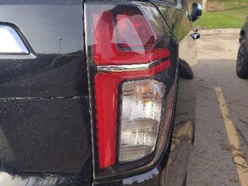 Used 2023 Chevrolet Tahoe Premier w/ Advanced Technology Package AWD/4WD image 11