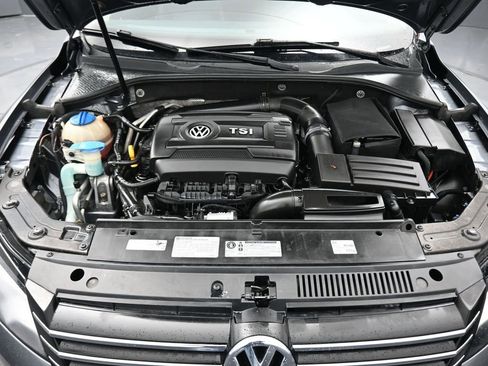 Used 2014 Volkswagen Passat 1.8T Wolfsburg Edition image 44