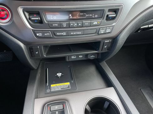 Used 2025 Honda Passport EX-L image 18