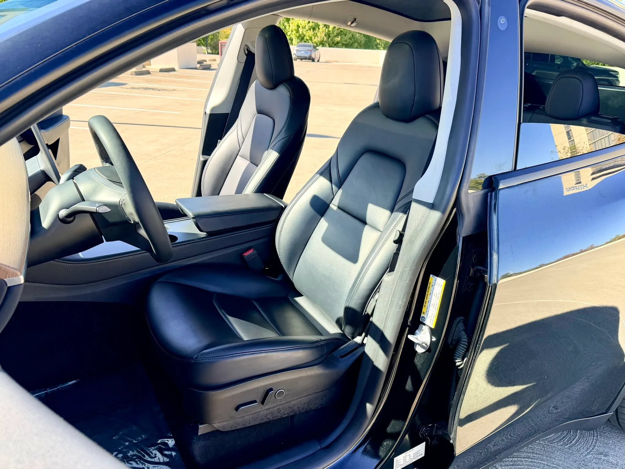 Used 2023 Tesla Model Y Long Range AWD/4WD image 22