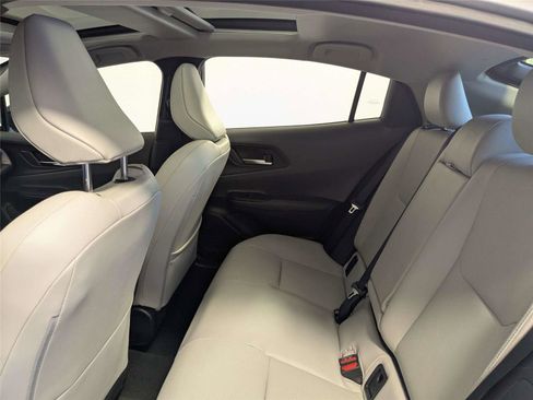 Used 2023 Toyota Prius XLE FWD image 36