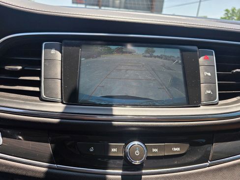 Used 2018 Buick Enclave Essence FWD image 11