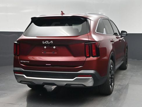Certified 2025 Kia Sorento S FWD image 27