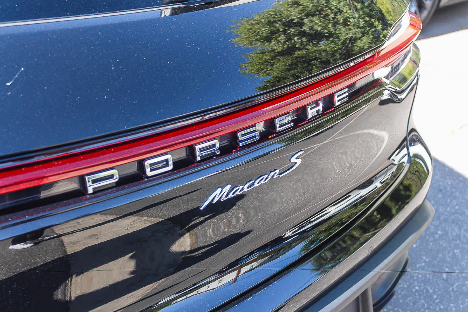 Used 2024 Porsche Macan S AWD/4WD image 25