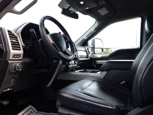 Used 2018 Ford F250 Lariat w/ Lariat Value Package AWD/4WD image 10