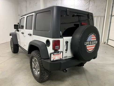 Used 2016 Jeep Wrangler Unlimited Rubicon w/ Connectivity Group image 19