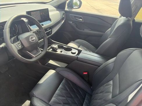 Used 2026 Nissan Rogue Platinum w/ Platinum Premium Package AWD/4WD image 16