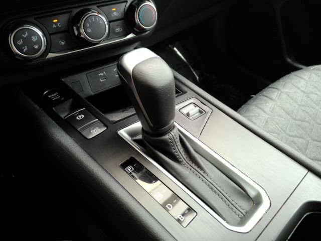 Used 2025 Nissan Kicks SV FWD image 43