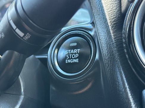 Used 2017 Toyota Yaris iA image 21