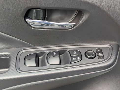 New 2025 Nissan Versa SV image 12