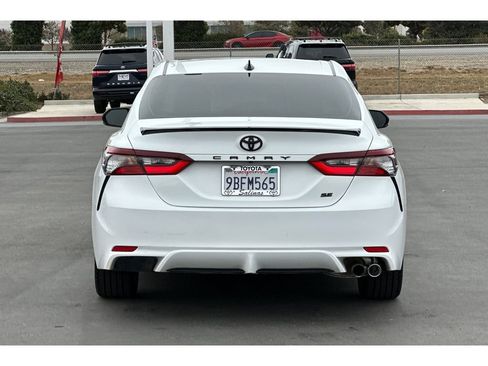 Certified 2022 Toyota Camry SE FWD image 5