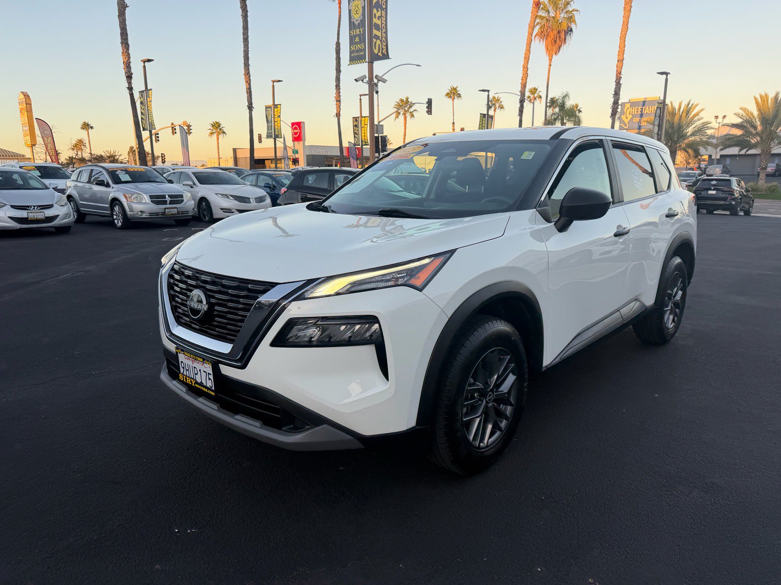 Used 2023 Nissan Rogue S FWD image 7