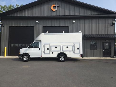 Used 2022 Chevrolet Express 3500 w/ Power Convenience Package image 24