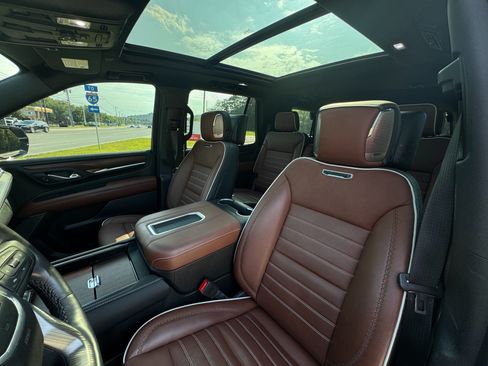 Used 2023 GMC Yukon Denali Ultimate AWD/4WD image 11