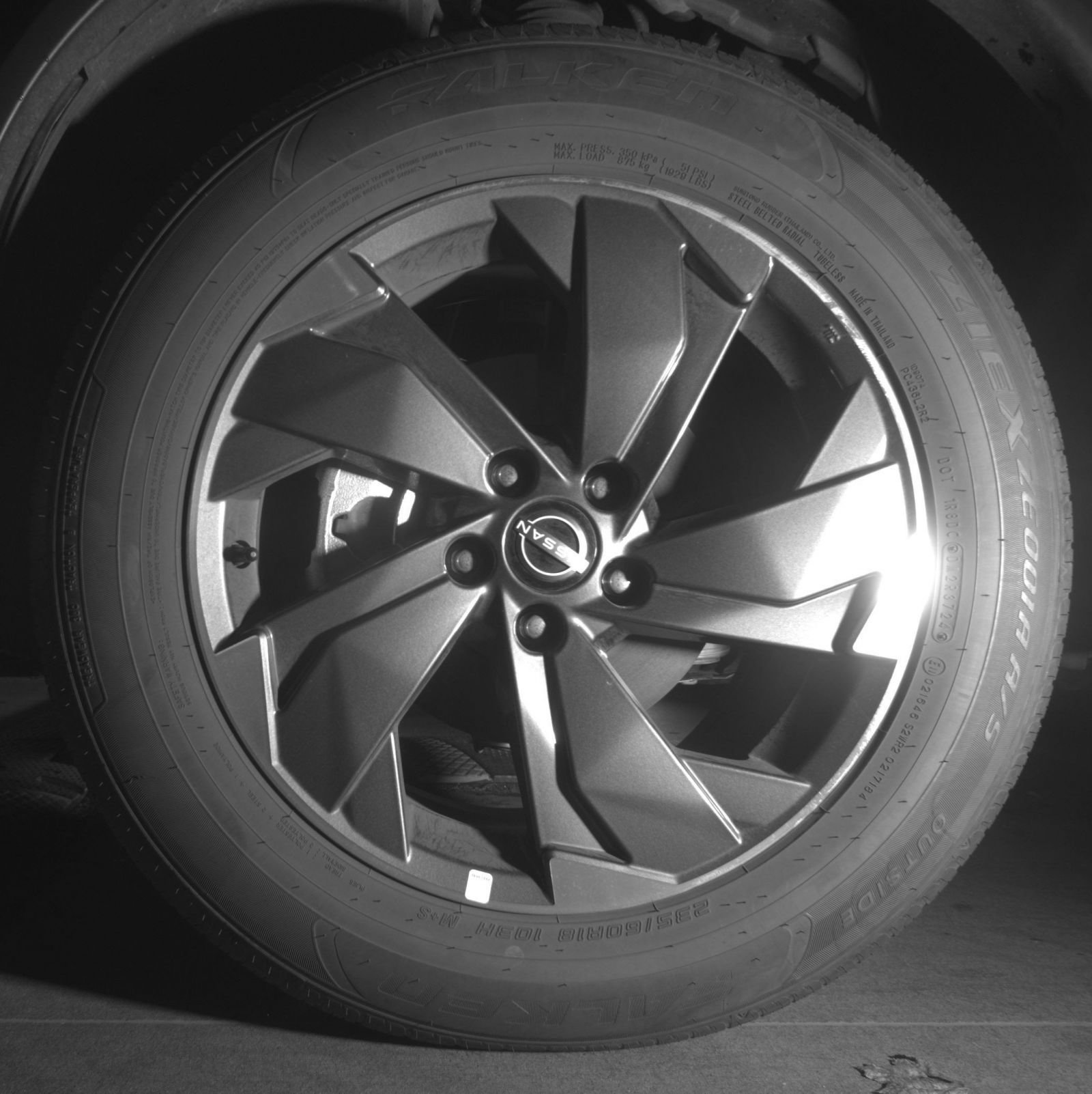 Used 2025 Nissan Rogue SV FWD image 12