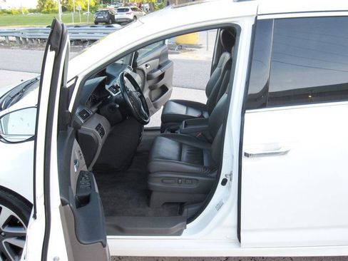 Used 2014 Honda Odyssey Touring Elite image 17