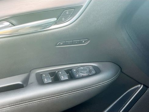 Used 2025 Cadillac XT6 Luxury w/ LPO, Floor Liner Package image 17