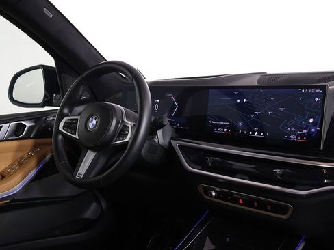 Used 2024 BMW X7 xDrive40i w/ M Sport Package AWD/4WD image 32