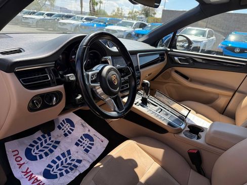 Used 2021 Porsche Macan w/ Premium Package AWD/4WD image 14