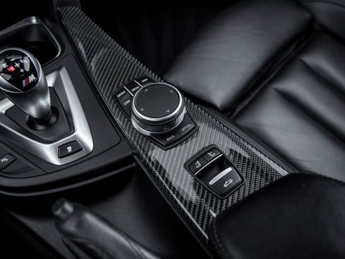 Used 2020 BMW M4 Convertible RWD image 28