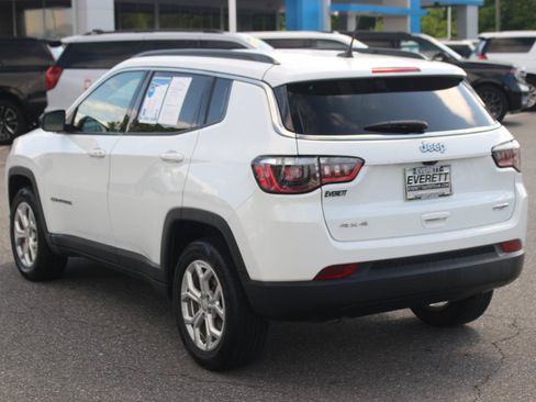 Used 2024 Jeep Compass Latitude AWD/4WD image 5