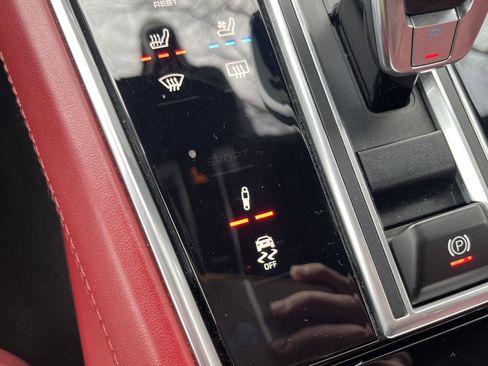 Used 2023 Porsche Panamera 4 image 25