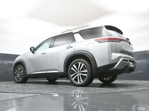 Used 2024 Nissan Pathfinder Platinum w/ Cargo Package AWD/4WD image 47