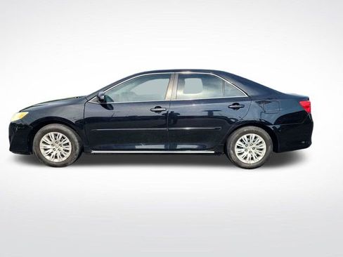 Used 2013 Toyota Camry LE FWD image 2