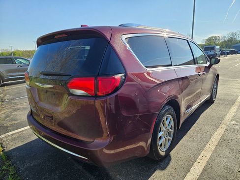Used 2020 Chrysler Pacifica Touring-L FWD image 7