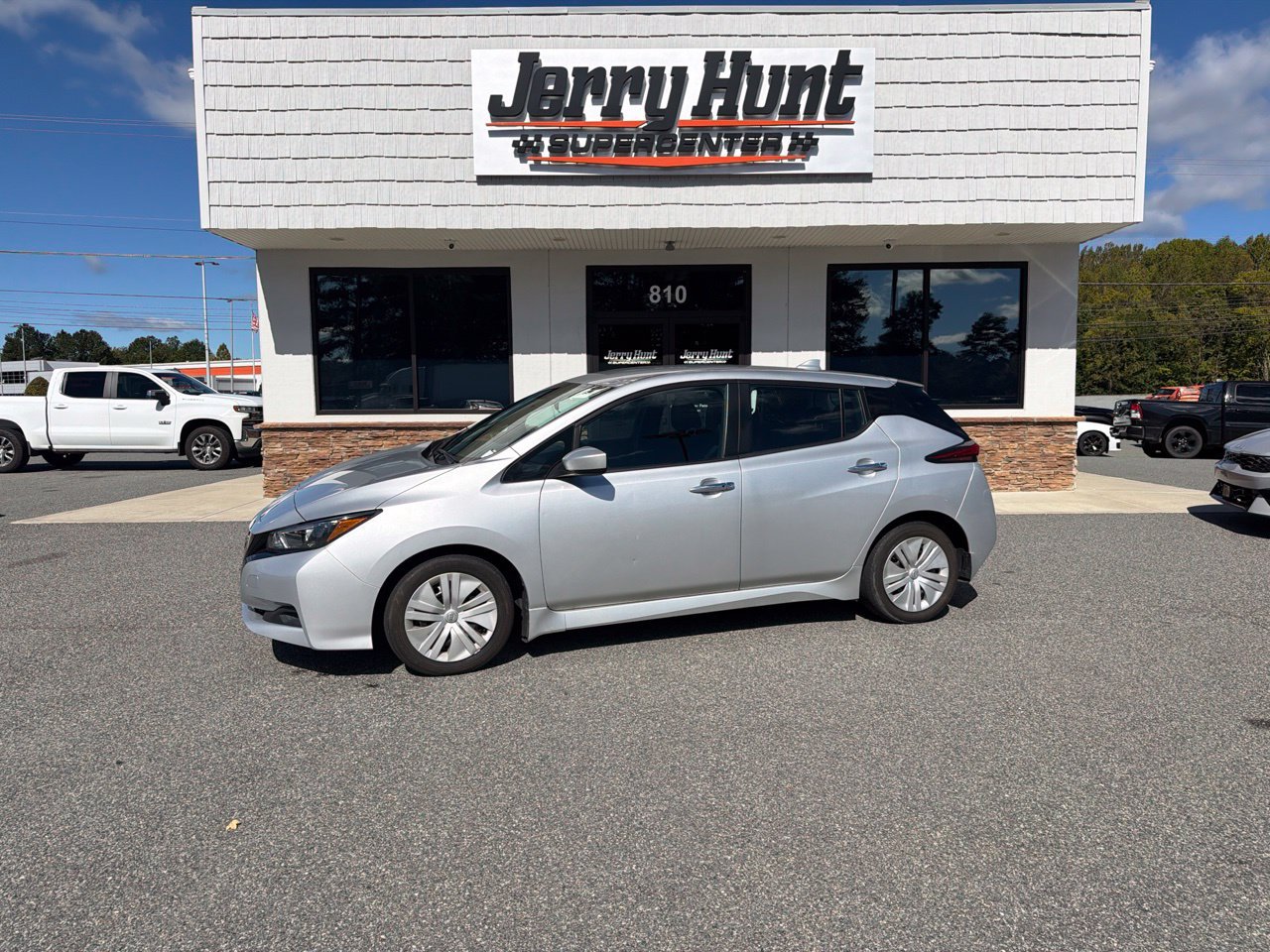 Used 2025 Nissan Leaf S FWD image 1