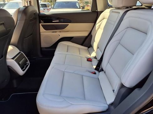 New 2026 Lincoln Nautilus Premier image 9