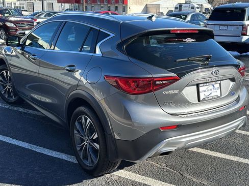 Used 2018 INFINITI QX30 Premium w/ Technology Package image 5