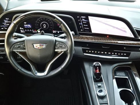 Used 2024 Cadillac Escalade ESV Sport Platinum image 15