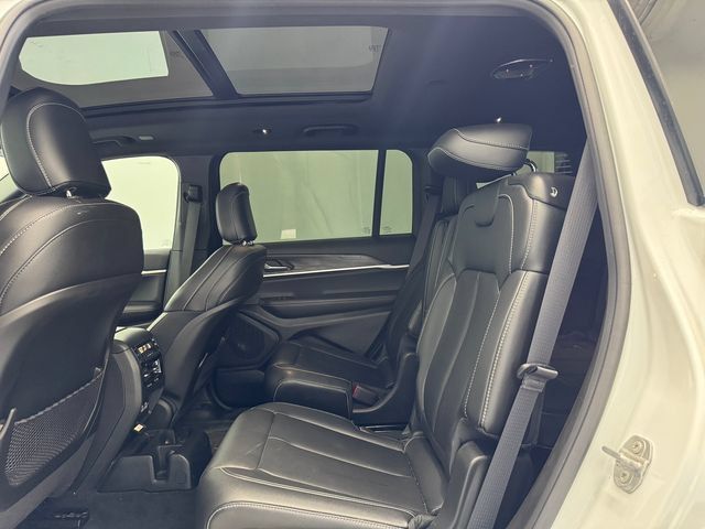 Used 2025 Jeep Grand Cherokee L Limited RWD image 21