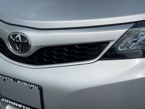 Used 2013 Toyota Camry SE FWD image 18