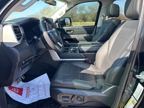 Used 2024 Toyota Tundra Limited image 10