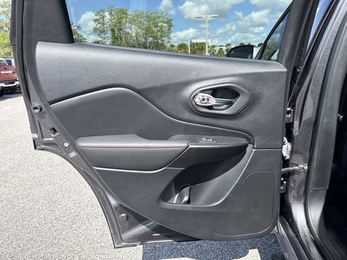 Used 2023 Jeep Cherokee Trailhawk w/ Trailer Tow Group AWD/4WD image 9