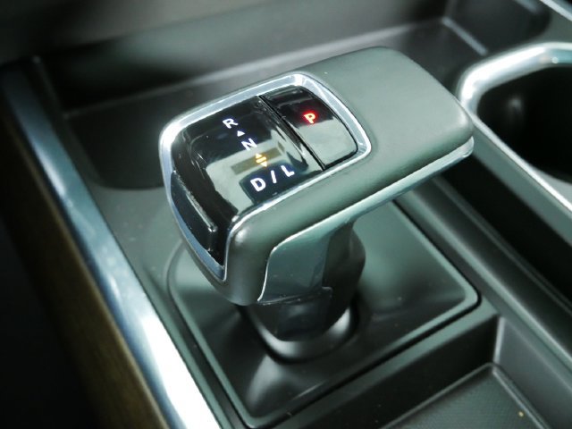 Used 2024 Chevrolet Silverado 1500 High Country AWD/4WD image 31