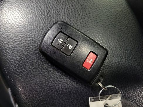 Used 2017 Toyota RAV4 XLE w/ All Weather Liner Package AWD/4WD image 17