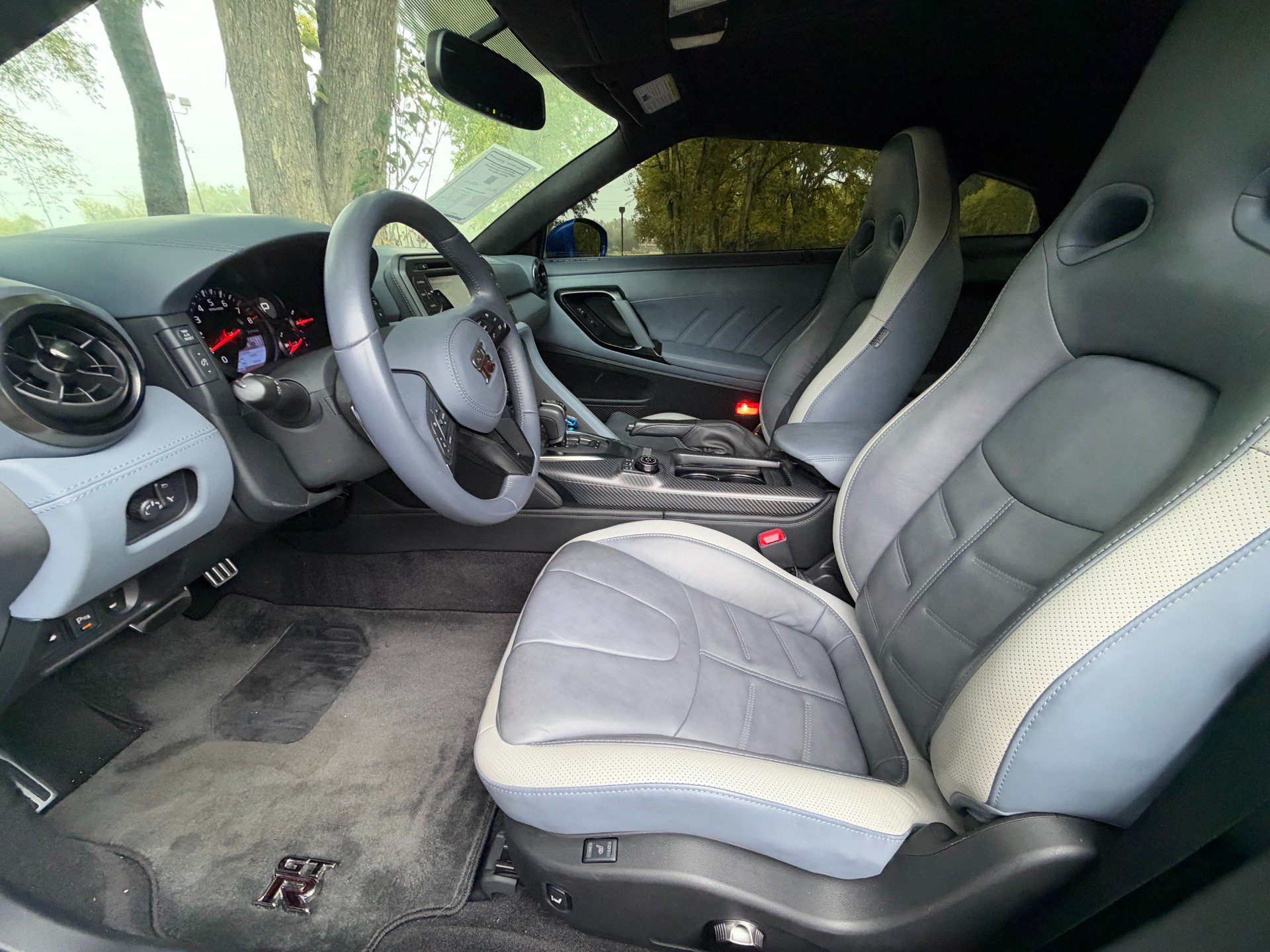 Used 2020 Nissan GT-R Premium AWD/4WD image 9