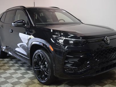 New 2025 Volkswagen Tiguan SE R-Line