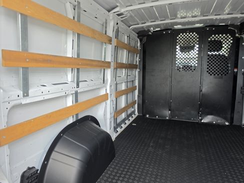 Used 2025 RAM ProMaster 2500 w/ U-Haul Equipment Group FWD image 11