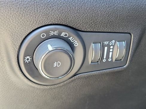 Used 2024 Jeep Compass Latitude AWD/4WD image 23