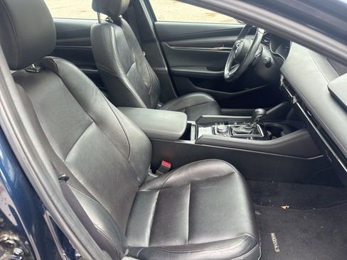 Used 2020 MAZDA MAZDA3 Premium image 26
