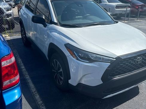 Used 2022 Toyota Corolla Cross L FWD image 3