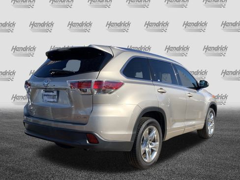 Used 2016 Toyota Highlander Limited image 10