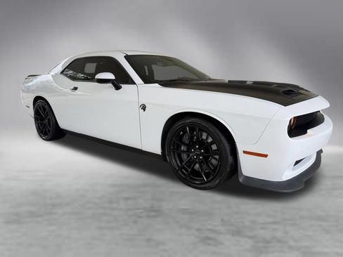 Used 2023 Dodge Challenger SRT Hellcat RWD image 2