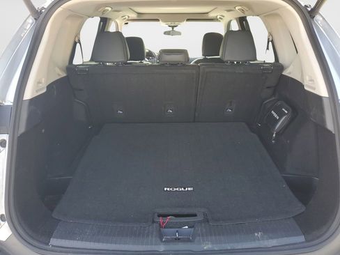 Used 2022 Nissan Rogue SV w/ SV Premium Package FWD image 10