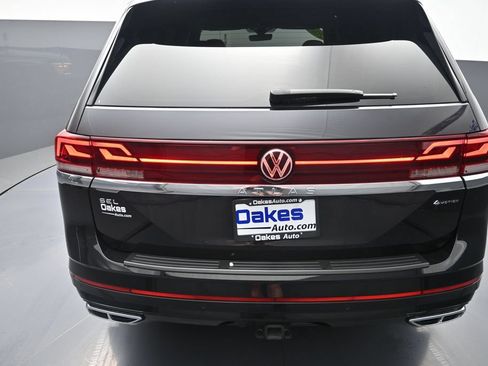 Used 2024 Volkswagen Atlas SEL Premium R-Line AWD/4WD image 35
