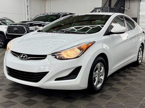 Used 2015 Hyundai Elantra SE FWD image 1